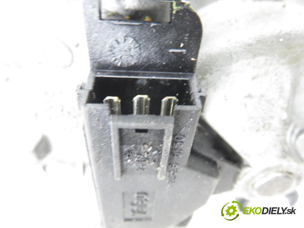 OPEL CORSA C (X01) HB 2004 51,00 1.3 CDTI - Z 13 DT 1248,00 motorek stěrače ZADNÍ: 09132802 ; 53011112