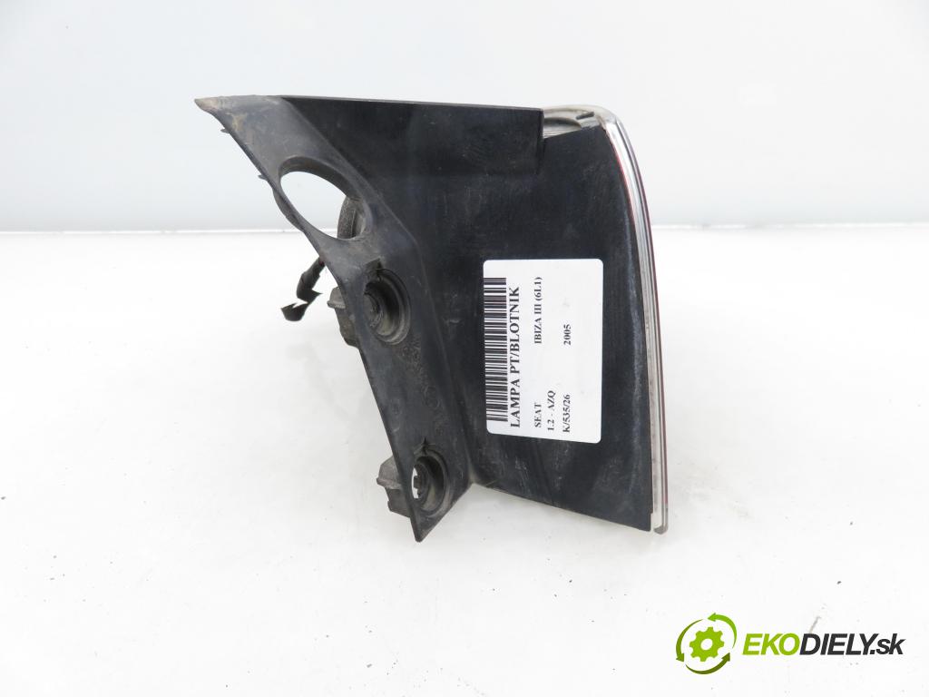 SEAT IBIZA III (6L1) HB 2005 47,00 1.2 12V - AZQ 1198,00 světlo pravé zadní 6L6945096C