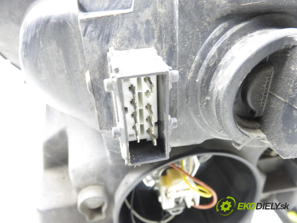 CITROEN C2 (JM_) HB 2006 50,00 1.4 HDi 68 8V - 8HZ 1398,00 světlo PP 9680128180