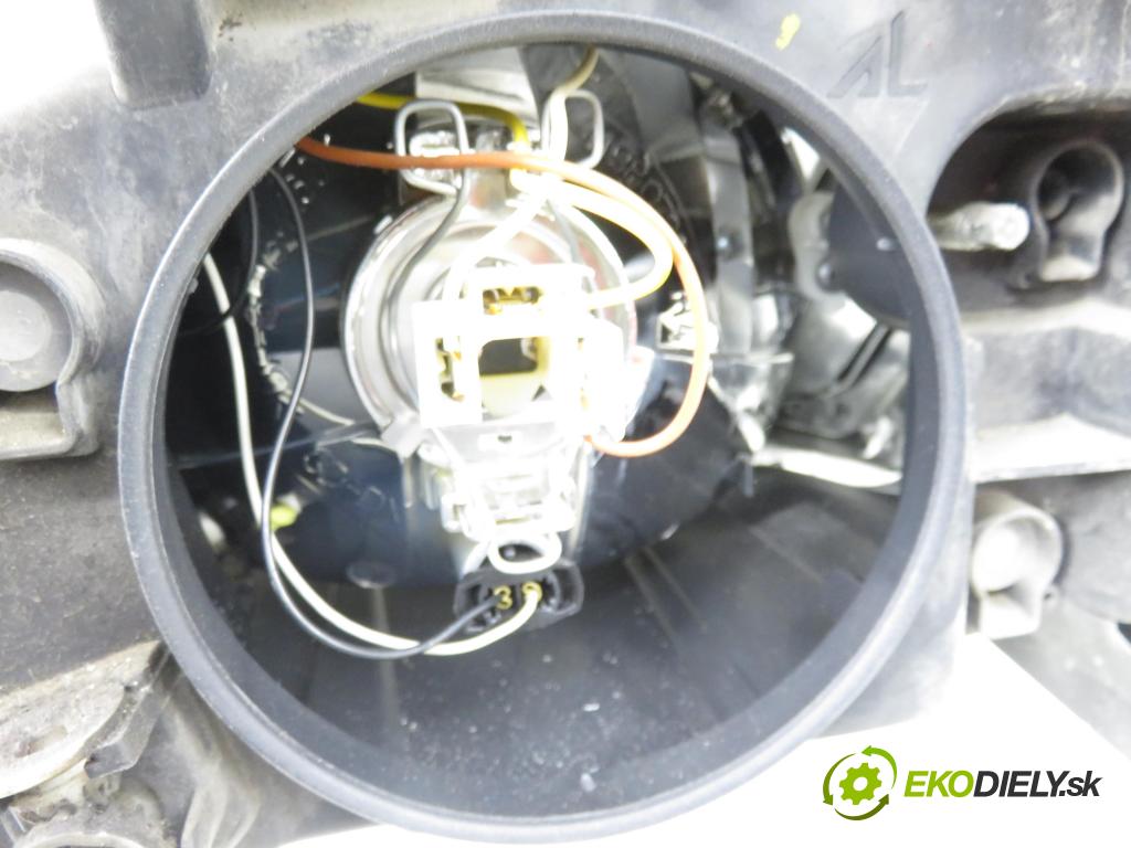 CITROEN C2 (JM_) HB 2006 50,00 1.4 HDi 68 8V - 8HZ 1398,00 světlo PP 9680128180