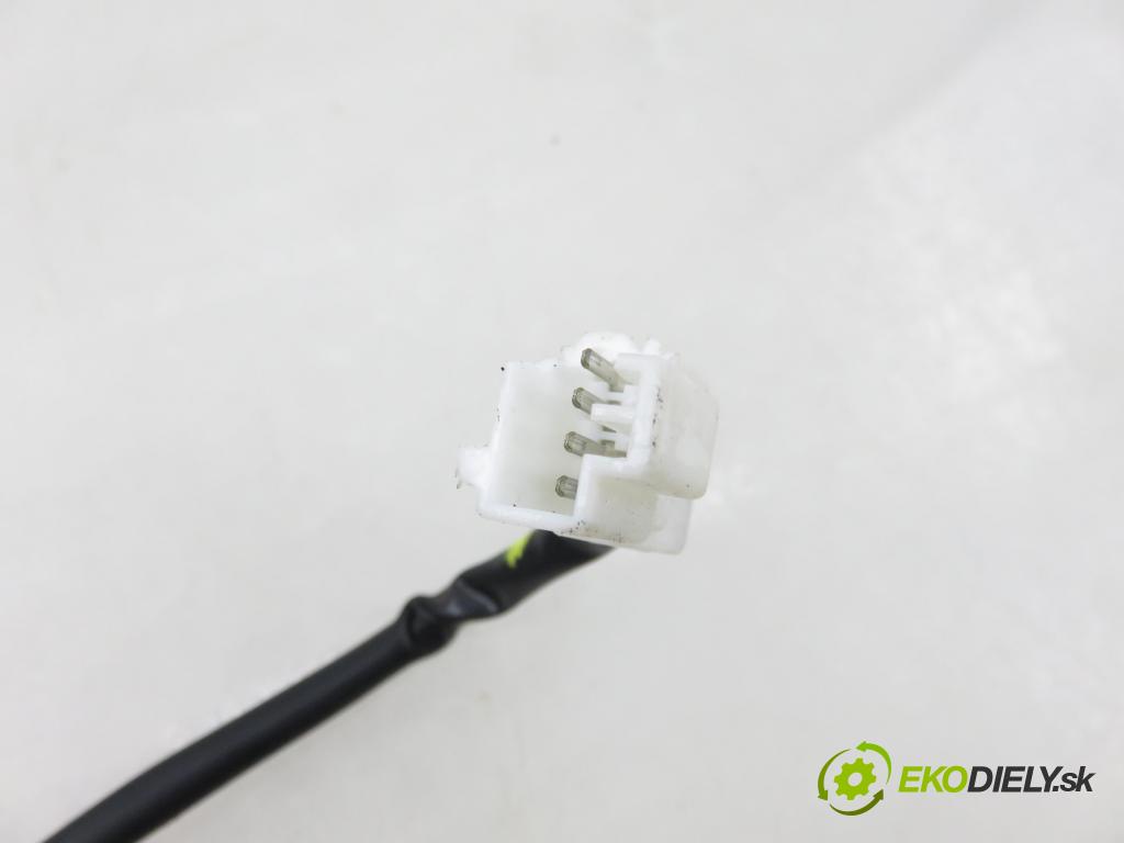 KIA RIO III (UB) HB 2012 55,00 1.1 CRDi - D3FA 1120,00 zámok dverí kufor EL.