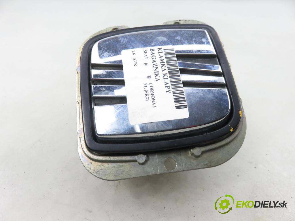 SEAT CORDOBA (6K2) SEDAN 2000 74,00 1.6 - AUR 1595,00 klika dveří kufr 6K0827565B