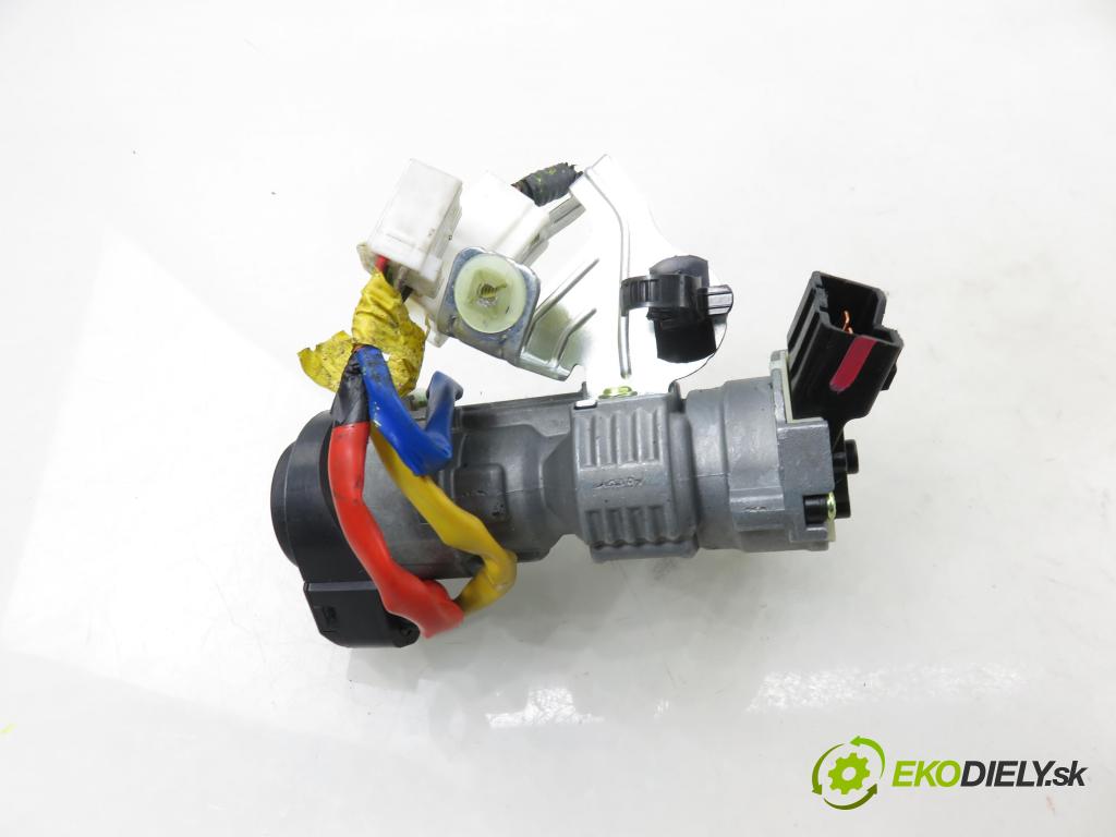 KIA RIO III (UB) HB 2012 55,00 1.1 CRDi - D3FA 1120,00 spinačka / zámky 