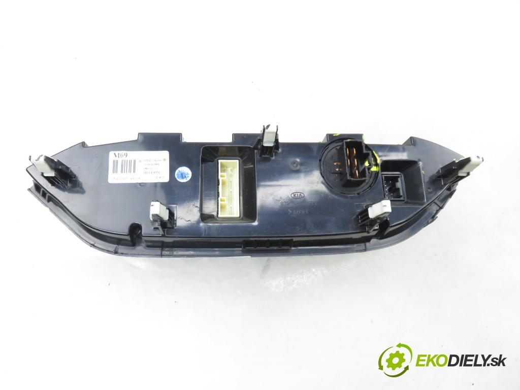 KIA RIO III (UB) HB 2012 55,00 1.1 CRDi - D3FA 1120,00 Panel kúrenia KLIMATRONIK 972501W090