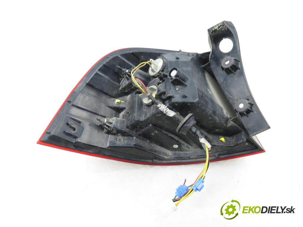 KIA RIO III (UB) HB 2012 55,00 1.1 CRDi - D3FA 1120,00 světlo pravé zadní 924021W2R