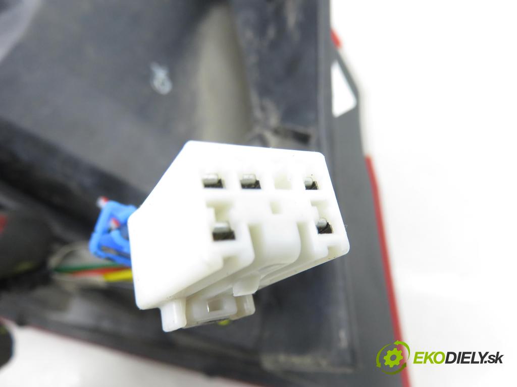 KIA RIO III (UB) HB 2012 55,00 1.1 CRDi - D3FA 1120,00 světlo pravé zadní 924021W2R