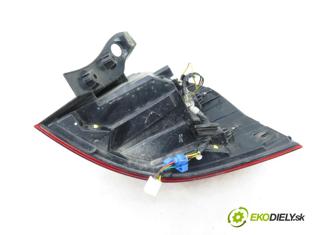 KIA RIO III (UB) HB 2012 55,00 1.1 CRDi - D3FA 1120,00 světlo levé zadní 924011W2L