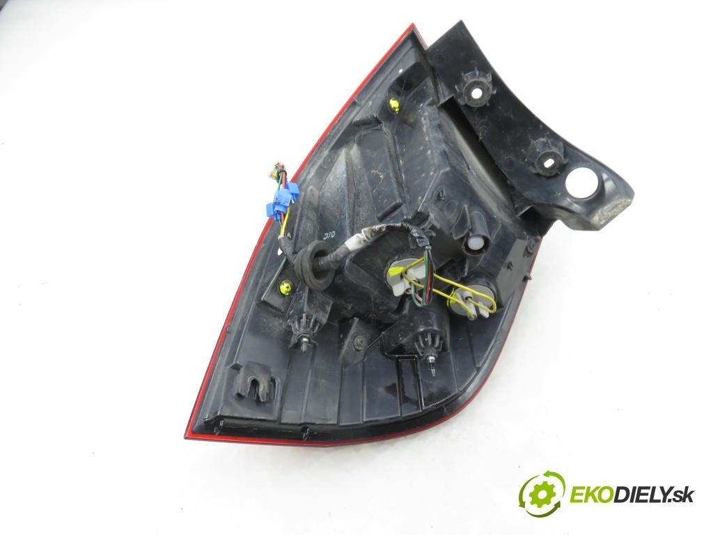 KIA RIO III (UB) HB 2012 55,00 1.1 CRDi - D3FA 1120,00 světlo levé zadní 924011W2L