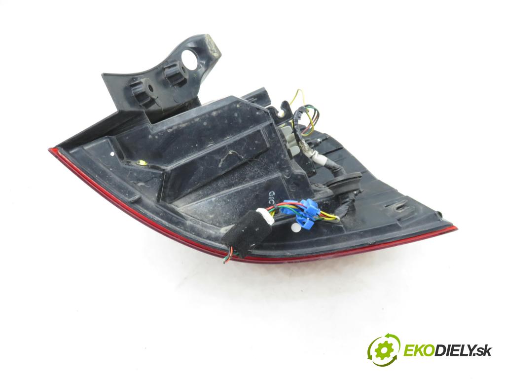 KIA RIO III (UB) HB 2012 55,00 1.1 CRDi - D3FA 1120,00 světlo levé zadní 924011W2L