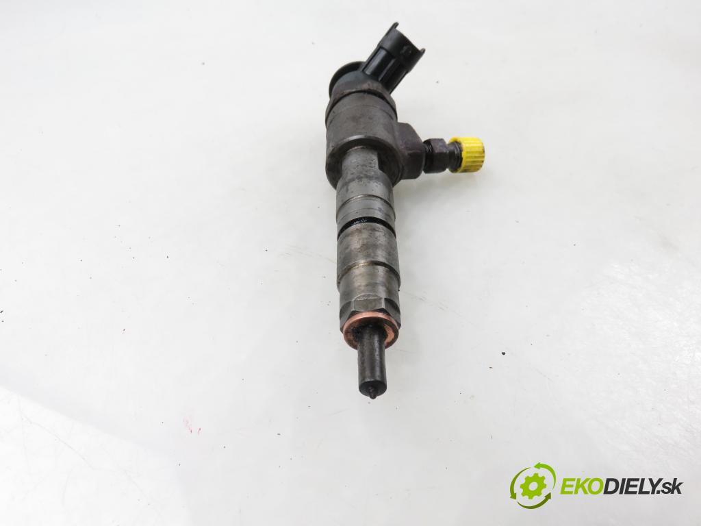 PEUGEOT 308 SW II KOMBI 2015 73,00 1.6 BlueHDi 100 - BHY (DV6FD) 1560,00 vstrekovač 0445110566 (Vstrekovač paliva)