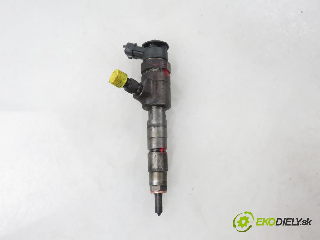 PEUGEOT 308 SW II KOMBI 2015 73,00 1.6 BlueHDi 100 - BHY (DV6FD) 1560,00 vstrekovač 0445110566 (Vstrekovač paliva)