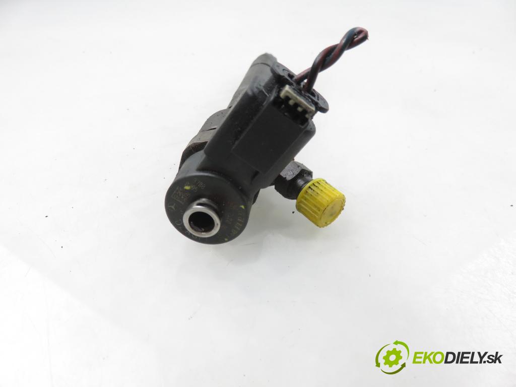 MERCEDES-BENZ KLASA C T-Model (S203) KOMBI 2005 90,00 C 200 CDI (203.207) 122 - OM 646.962 2148,00 vstřikovač 0445110177 ; 6480700287 (Vstřikovač paliva)