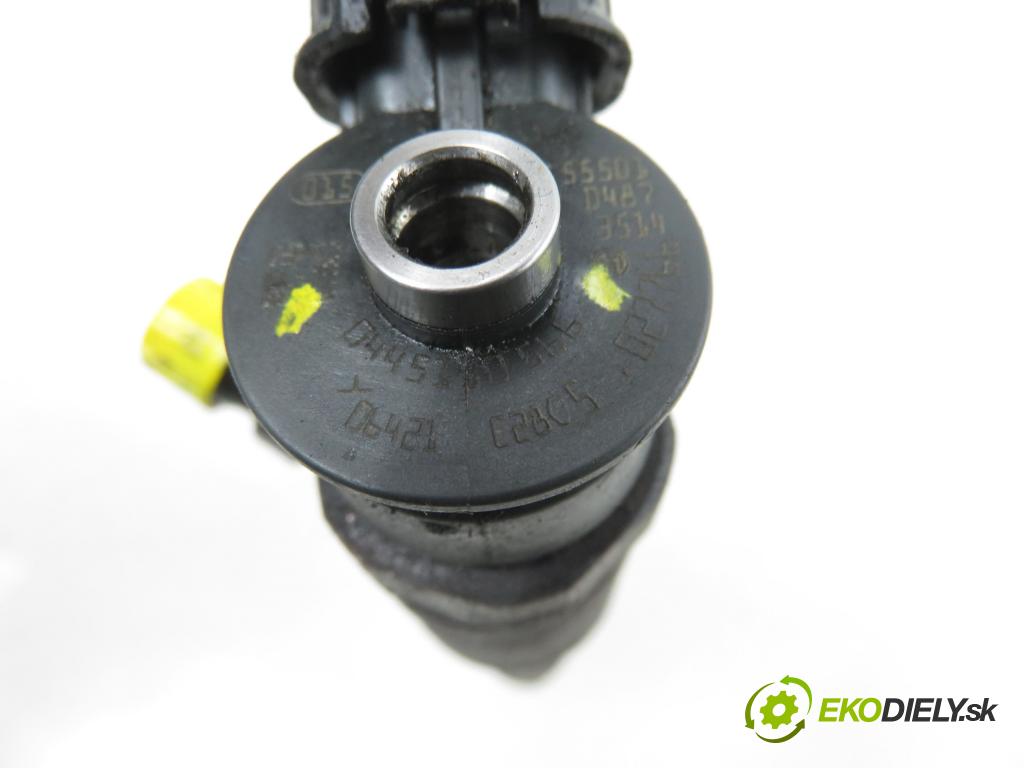 PEUGEOT 308 SW II KOMBI 2015 73,00 1.6 BlueHDi 100 - BHY (DV6FD) 1560,00 vstřikovač 0445110566 (Vstřikovač paliva)