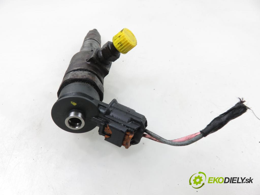 PEUGEOT 308 SW II KOMBI 2015 73,00 1.6 BlueHDi 100 - BHY (DV6FD) 1560,00 vstřikovač 0445110566 (Vstřikovač paliva)