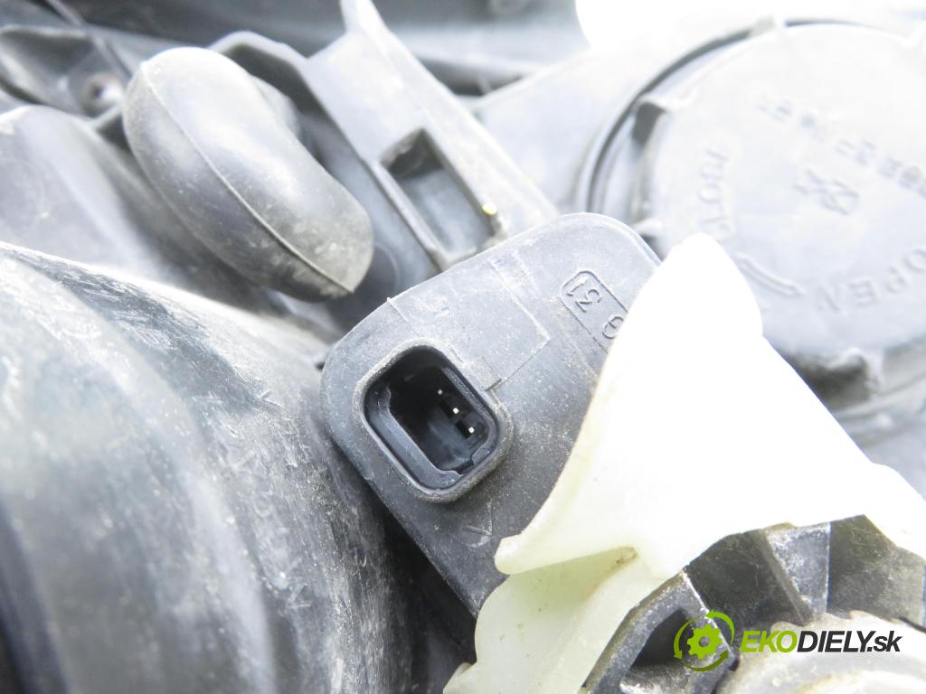 HYUNDAI i30 (FD) HB 2008 85,00 1.6 CRDi - D4FB 1582,00 Svetlo LP 921012LXXX