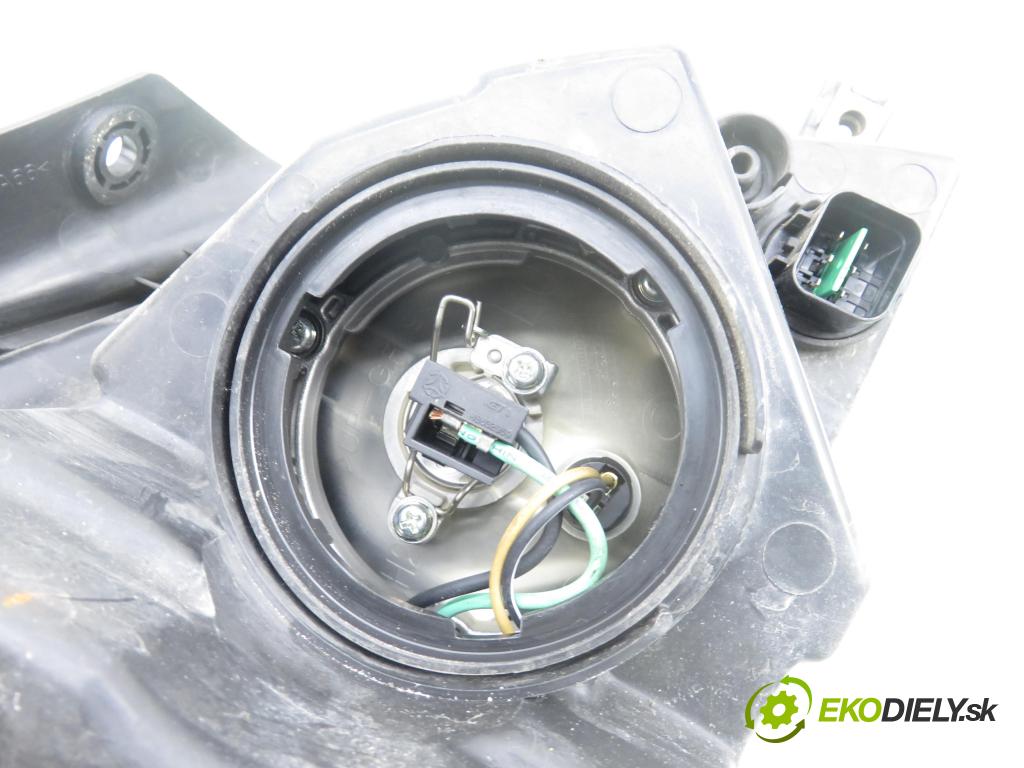 HYUNDAI i30 (FD) HB 2008 85,00 1.6 CRDi - D4FB 1582,00 Svetlo LP 921012LXXX