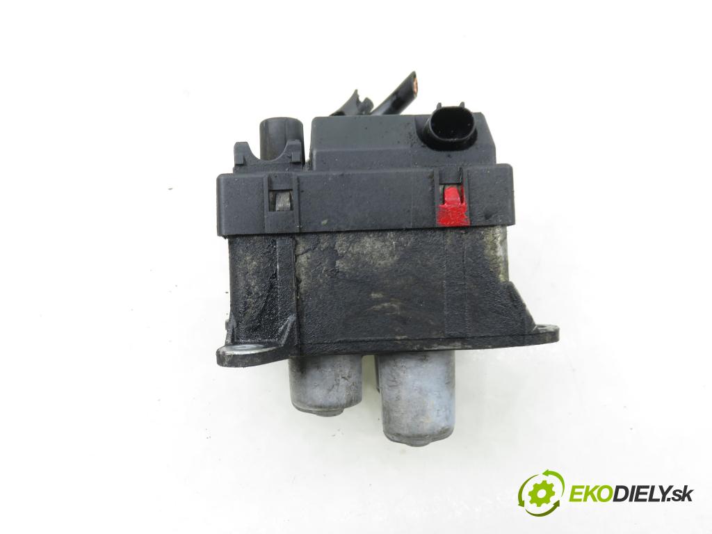 MERCEDES-BENZ KLASA C T-Model (S203) KOMBI 2005 90,00 C 200 CDI (203.207) 122 - OM 646.962 2148,00 vody 0001591904 (Ohrievanie, ventilácia)