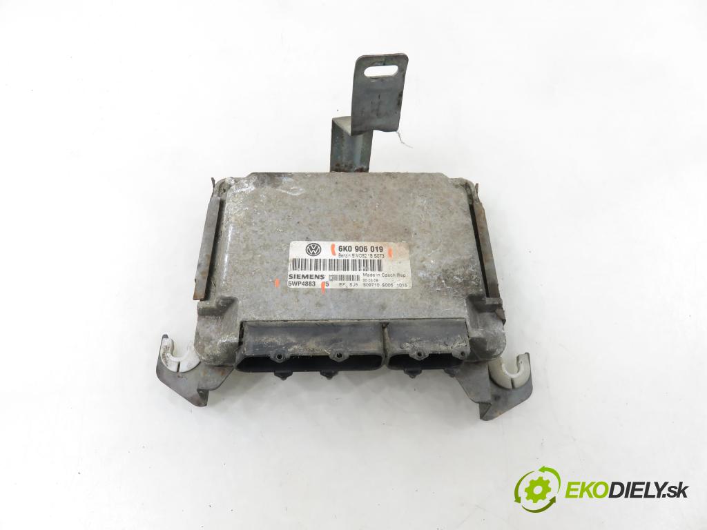 SEAT CORDOBA (6K2) SEDAN 2000 74,00 1.6 - AUR 1595,00 Riadiaca jednotka Motor 6K0906019 ; 5WP4883