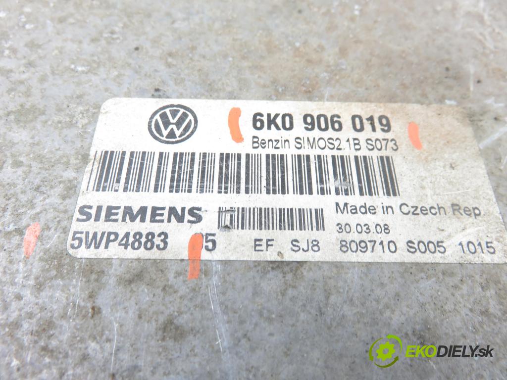 SEAT CORDOBA (6K2) SEDAN 2000 74,00 1.6 - AUR 1595,00 Riadiaca jednotka Motor 6K0906019 ; 5WP4883