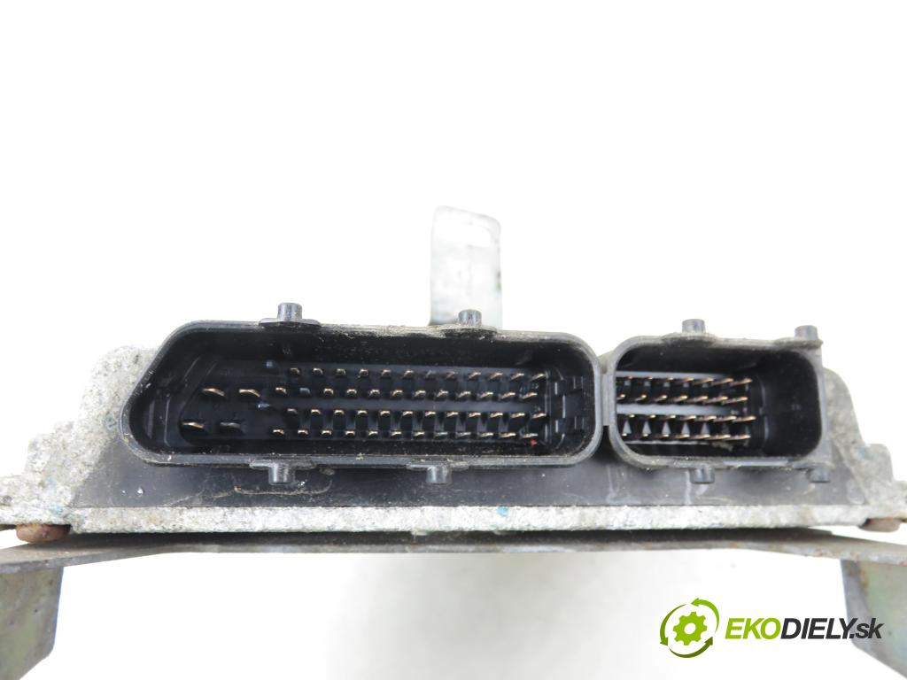 SEAT CORDOBA (6K2) SEDAN 2000 74,00 1.6 - AUR 1595,00 Riadiaca jednotka Motor 6K0906019 ; 5WP4883