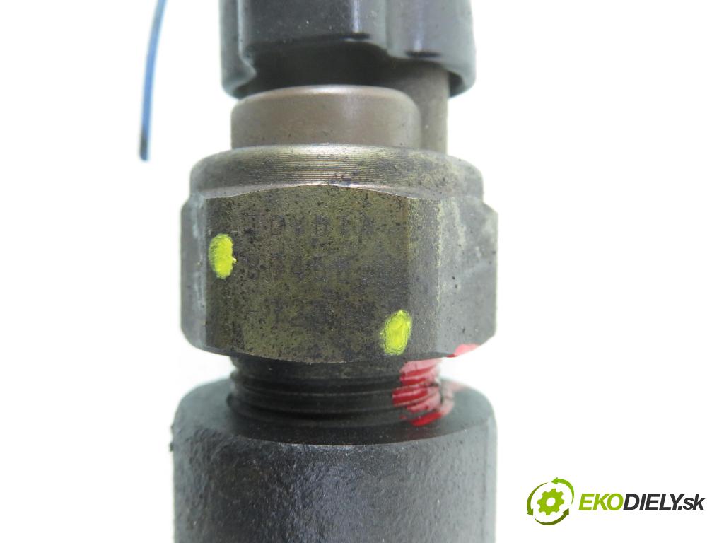 TOYOTA AVENSIS VERSO (_M2_) MINIVAN 2003 85,00 2.0 D (CLM20_) - 1CD-FTV 1995,00 lišta vstřikovací 8945812020 (Vstřikovací lišta)