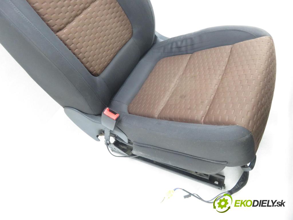 VW TIGUAN (5N_) SUV 2008 103,00 2.0 TDI 4motion - CBAB 1968,00 Sedadlo šoféri