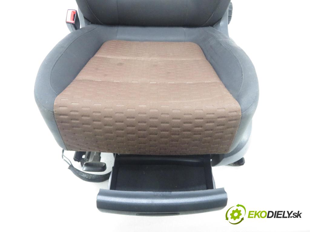 VW TIGUAN (5N_) SUV 2008 103,00 2.0 TDI 4motion - CBAB 1968,00 Sedadlo šoféri