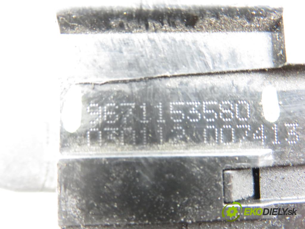 PEUGEOT 508 I (8D_) SEDAN 2012 103,00 2.0 HDi - RHF (DW10BTED4) 1997,00 zámok dverí kufor EL. 9671153580