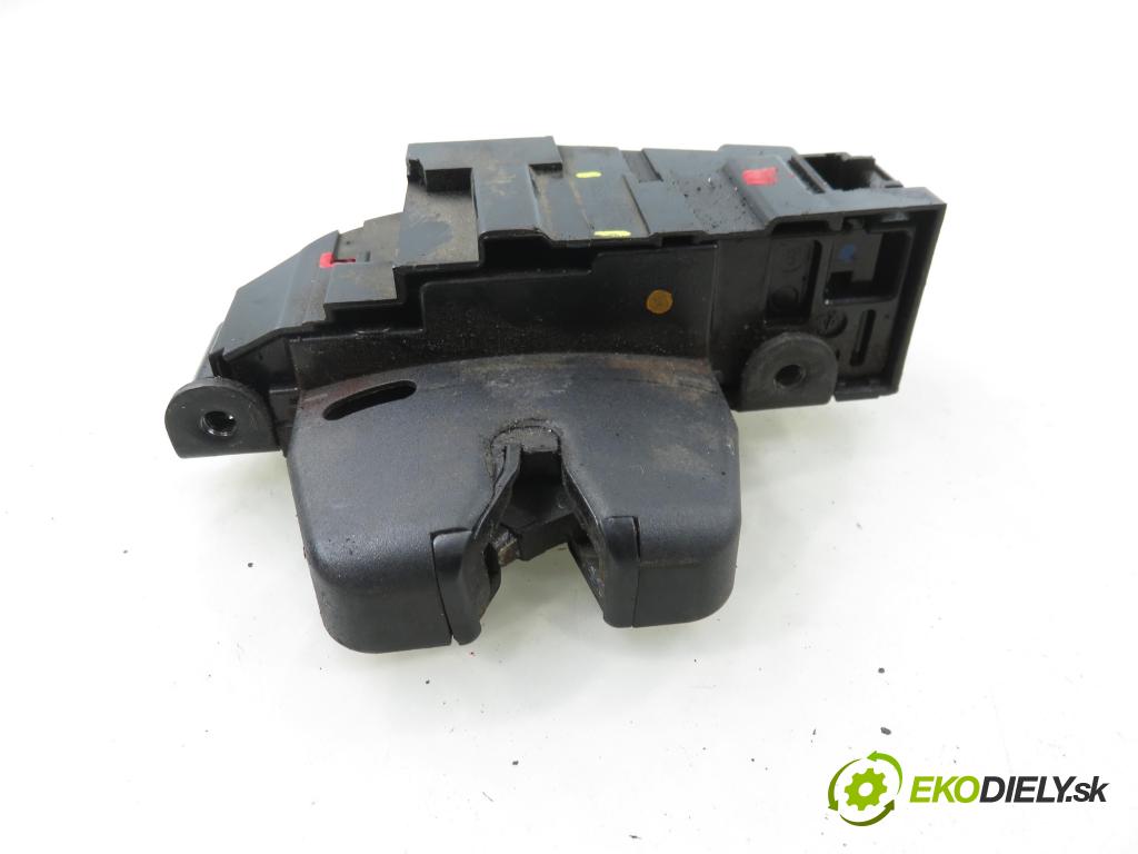 PEUGEOT 508 I (8D_) SEDAN 2012 103,00 2.0 HDi - RHF (DW10BTED4) 1997,00 zámok dverí kufor EL. 9671153580