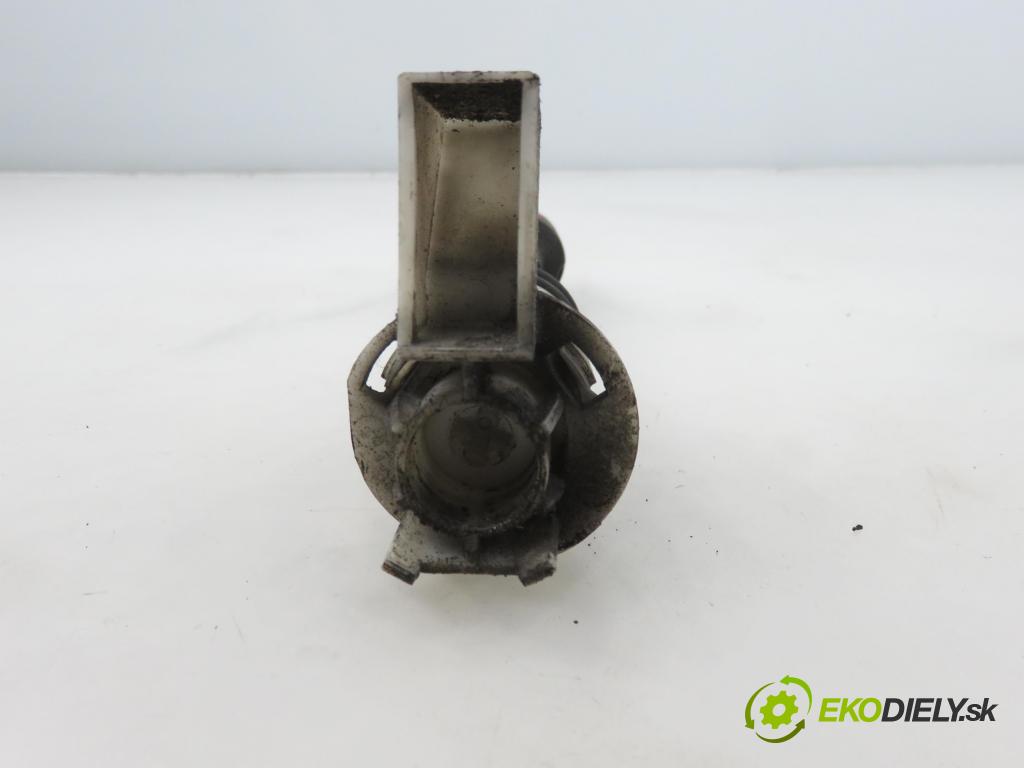 FORD FOCUS C-MAX (DM2) MINIVAN 2004 74,00 1.6 - HWDA 1596,00 zámok kapoty 3M5116700AB