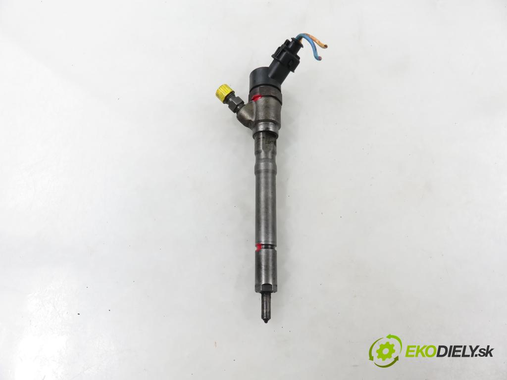 HYUNDAI ACCENT II (LC) LIFTBACK 2004 60,00 1.5 CRDi - D3EA 1493,00 vstrekovač 3380027900 ; 0445110126 (Vstrekovač paliva)