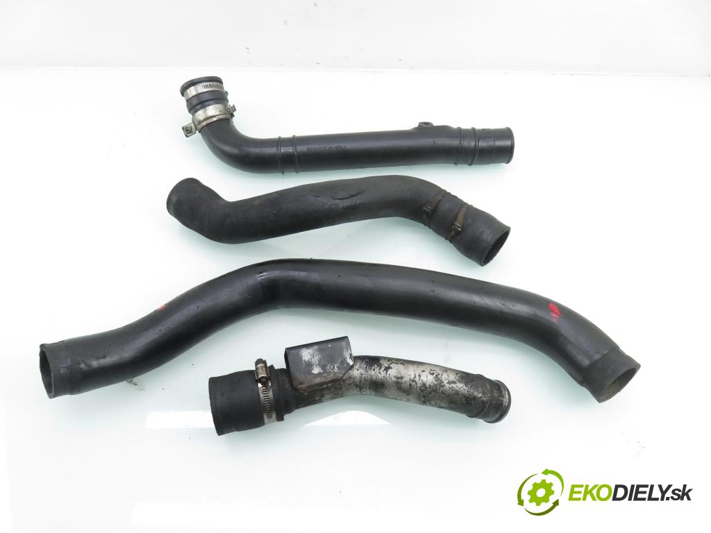 SUZUKI GRAND VITARA II (JT, TE, TD) SUV 2006 95,00 1.9 DDiS 129 4x4 - F9Q 264 1870,00 Rúra intercoolera turba