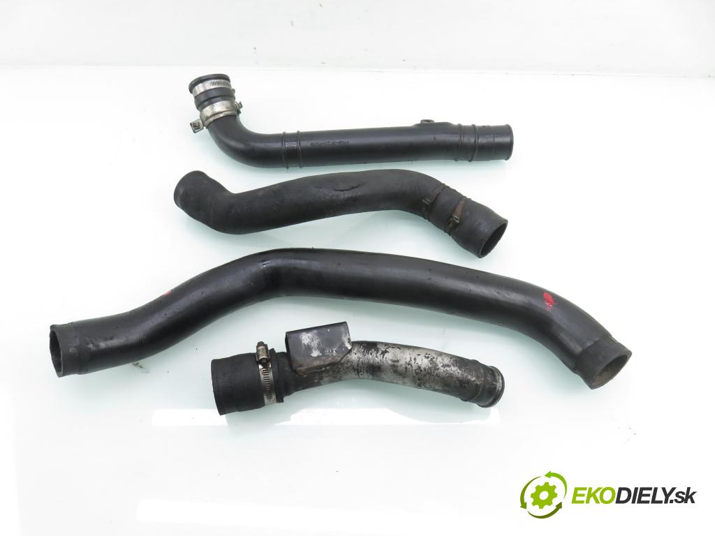 SUZUKI GRAND VITARA II (JT, TE, TD) SUV 2006 95,00 1.9 DDiS 129 4x4 - F9Q 264 1870,00 Rúra intercoolera turba