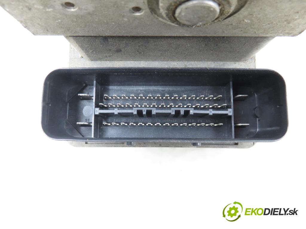 AUDI A3 (8L1) HB 2001 75,00 1.6 - AVU 1595,00 Pumpa ABS 1C0907379E ; 10096003133 (Pumpa ABS)