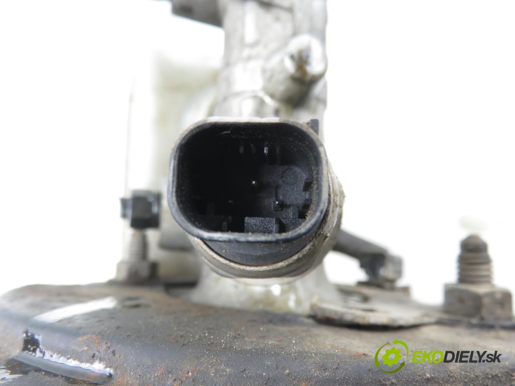 AUDI A3 (8L1) HB 2001 75,00 1.6 - AVU 1595,00 Posilovač 1J1614105R ; 03786206044 (Servočerpadlo)