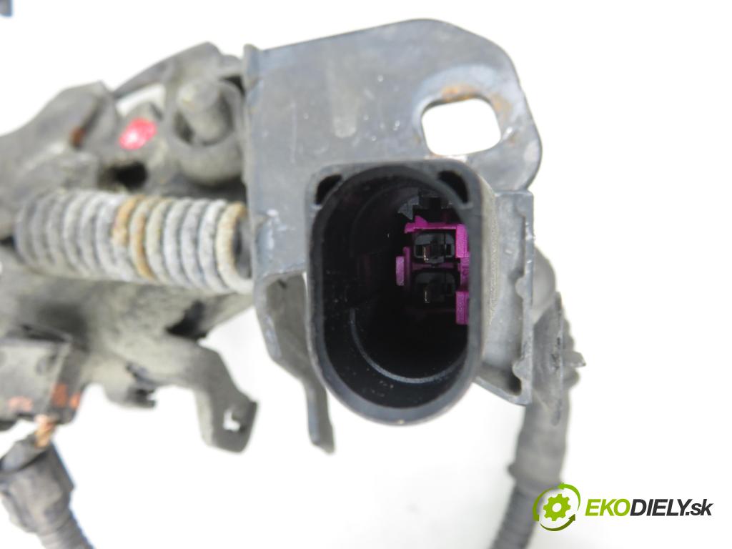 SEAT LEON (1M1) HB 2001 92,00 1.8 20V - AGN 1781,00 zámok kapoty 1M0823503J ; 1M0823503K