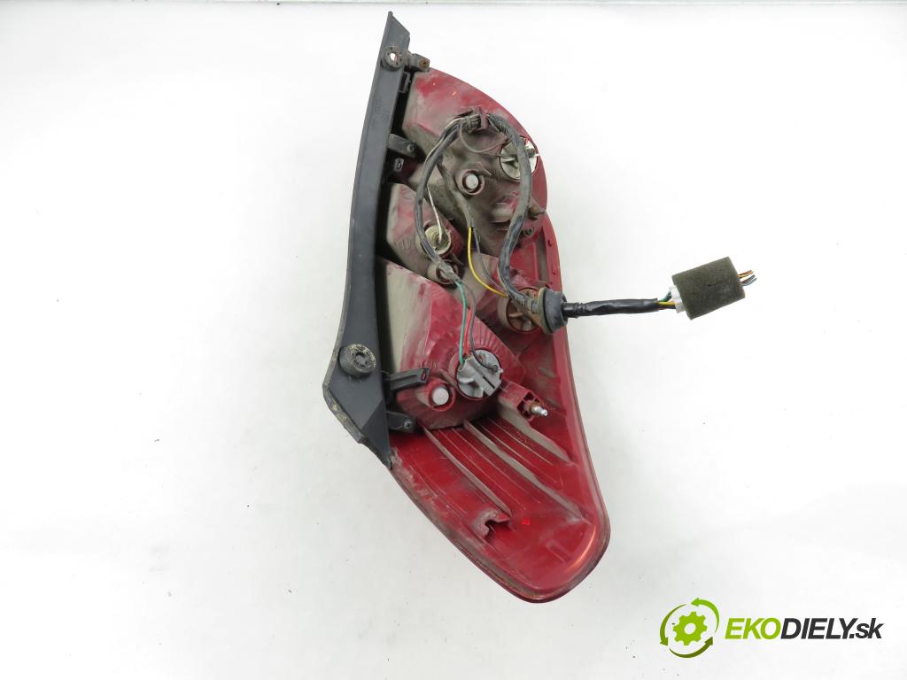 HYUNDAI i20 (PB, PBT) HB 2009 57,00 1.2 - G4LA 1248,00 Svetlo pravé zadné 924021J000