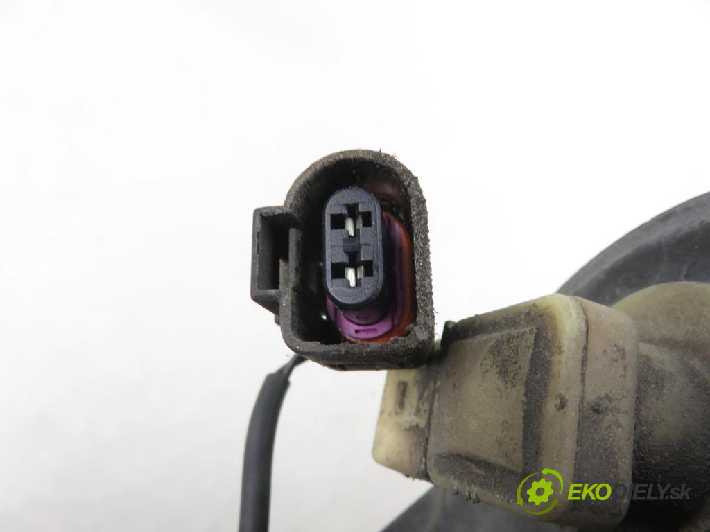 SEAT LEON (1M1) HB 2001 92,00 1.8 20V - AGN 1781,00 Svetlo LP 1M1941001D