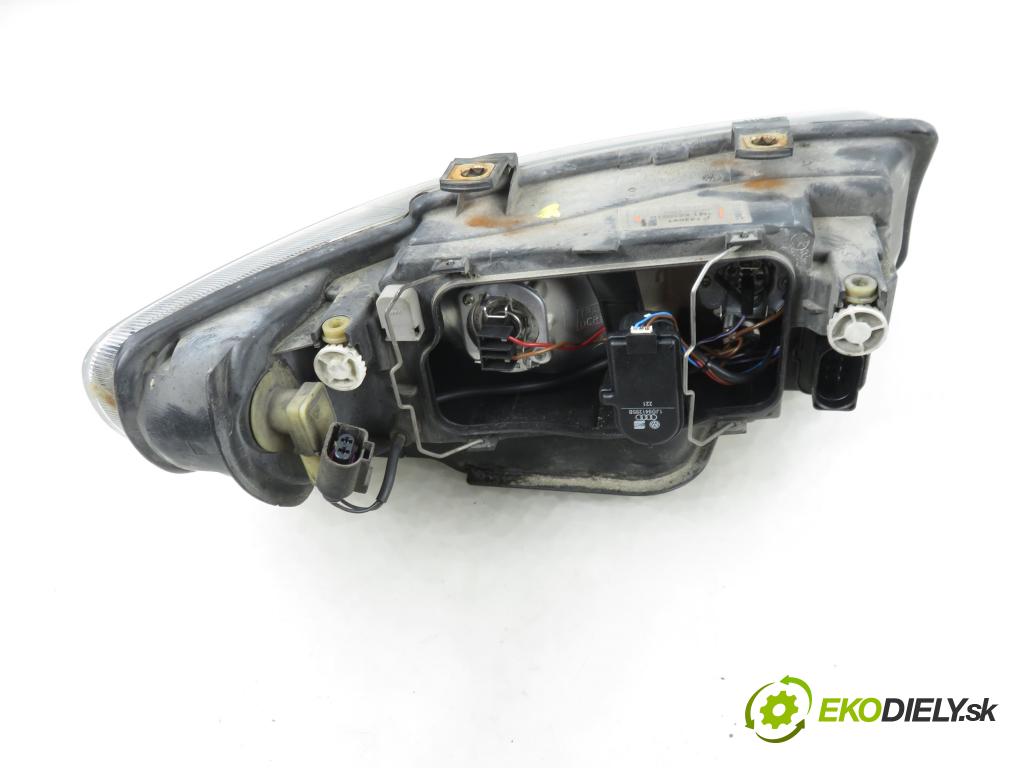 SEAT LEON (1M1) HB 2001 92,00 1.8 20V - AGN 1781,00 Svetlo LP 1M1941001D