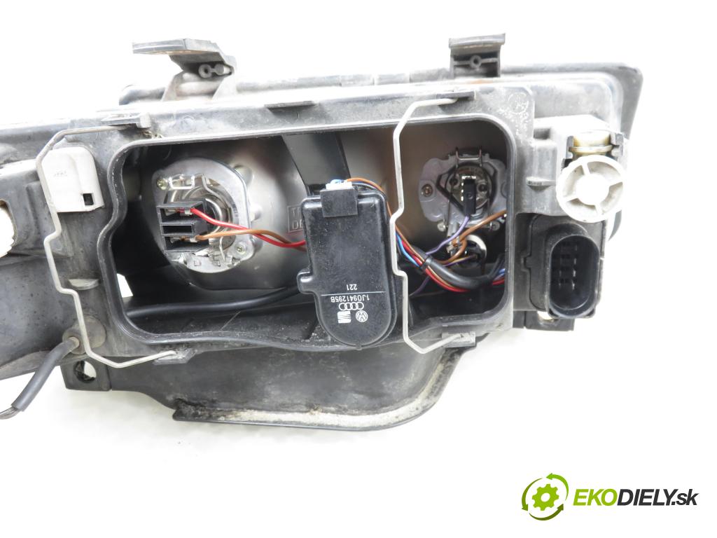 SEAT LEON (1M1) HB 2001 92,00 1.8 20V - AGN 1781,00 Svetlo LP 1M1941001D