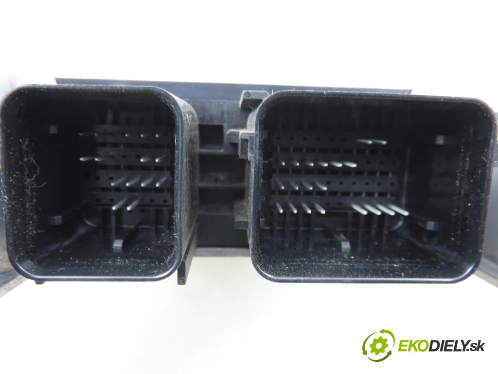 FORD S-MAX (WA6) MINIVAN 2007 92,00 1.8 TDCi 125 - QYWA 1753,00 MODUL air BAG 6M2T14B056AD ; 0285010140