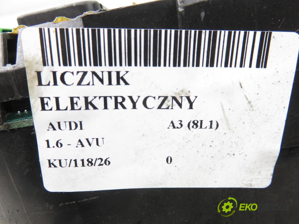 AUDI A3 (8L1) HB 2001 75,00 1.6 - AVU 1595,00 Prístrojovka elektrický 110080142