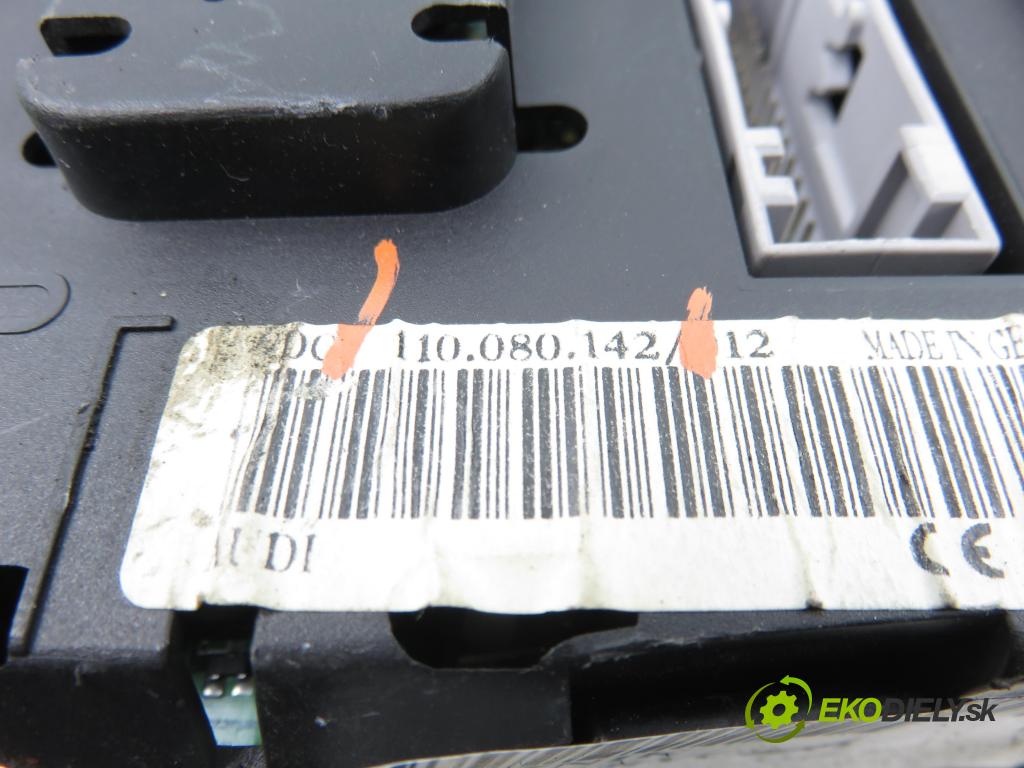 AUDI A3 (8L1) HB 2001 75,00 1.6 - AVU 1595,00 Prístrojovka elektrický 110080142