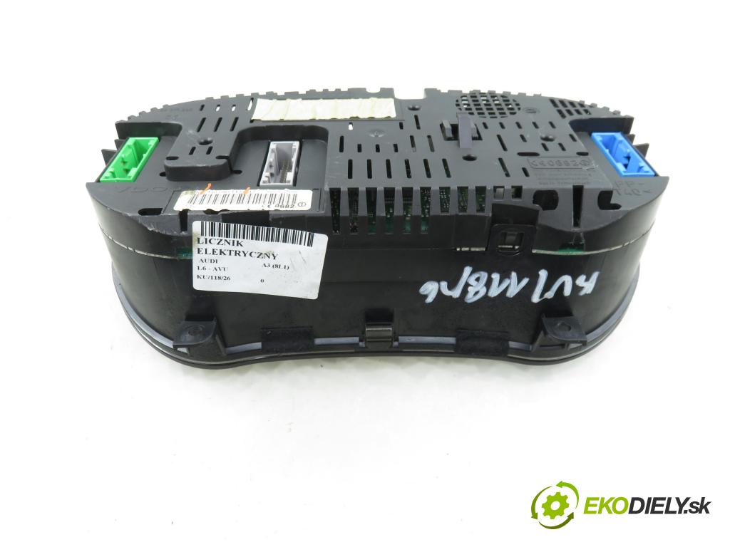 AUDI A3 (8L1) HB 2001 75,00 1.6 - AVU 1595,00 Prístrojovka elektrický 110080142