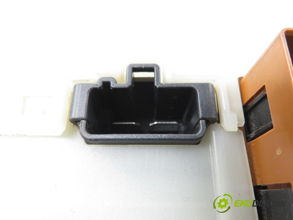 FORD S-MAX (WA6) MINIVAN 2007 92,00 1.8 TDCi 125 - QYWA 1753,00 MODUL BSI 6G9T14A073DK ; 9638780280