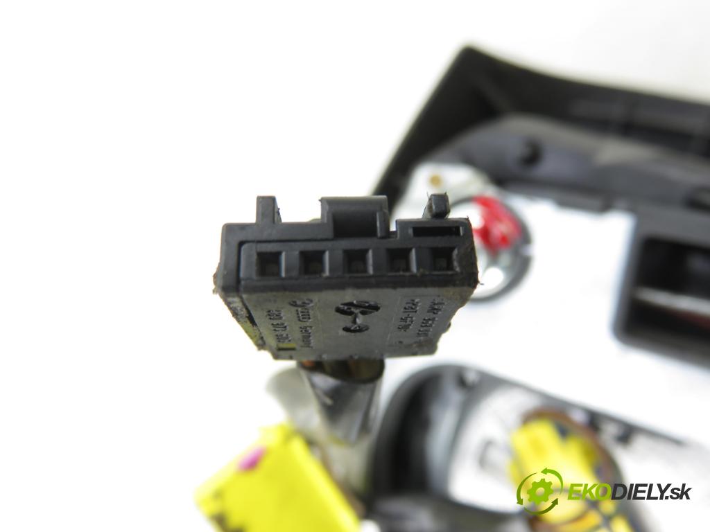 SEAT IBIZA III (6L1) HB 2005 47,00 1.2 12V - AZQ 1198,00 AirBag air BAG volantu