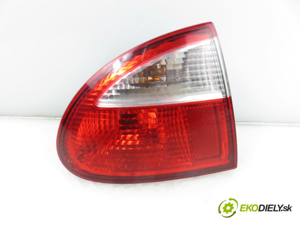 SEAT LEON (1M1) HB 2001 92,00 1.8 20V - AGN 1781,00 světlo levé zadní 1M6945257