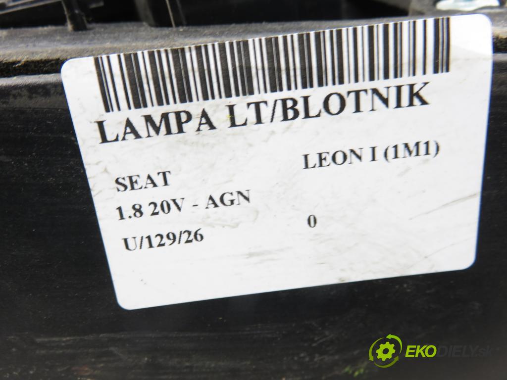 SEAT LEON (1M1) HB 2001 92,00 1.8 20V - AGN 1781,00 světlo levé zadní 1M6945257