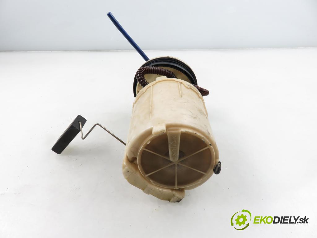 VW GOLF IV (1J1) HB 2002 77,00 1.6 16V 105 - AZD 1598,00 Pumpa paliva 1J0919051H