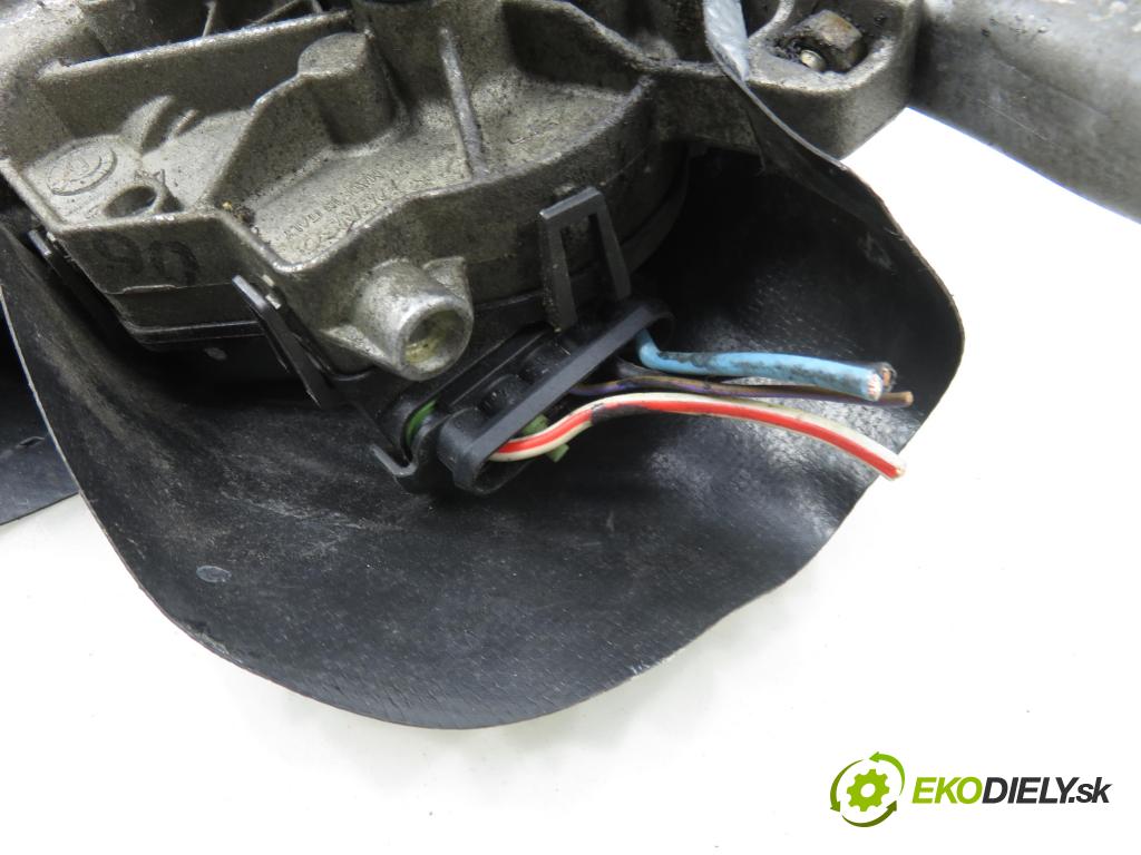 FIAT PANDA (169_) HB 2003 40,00 1.1 54 - 187 A1.000 1108,00 Motorček stieračov 64011002 ; MS1592007151